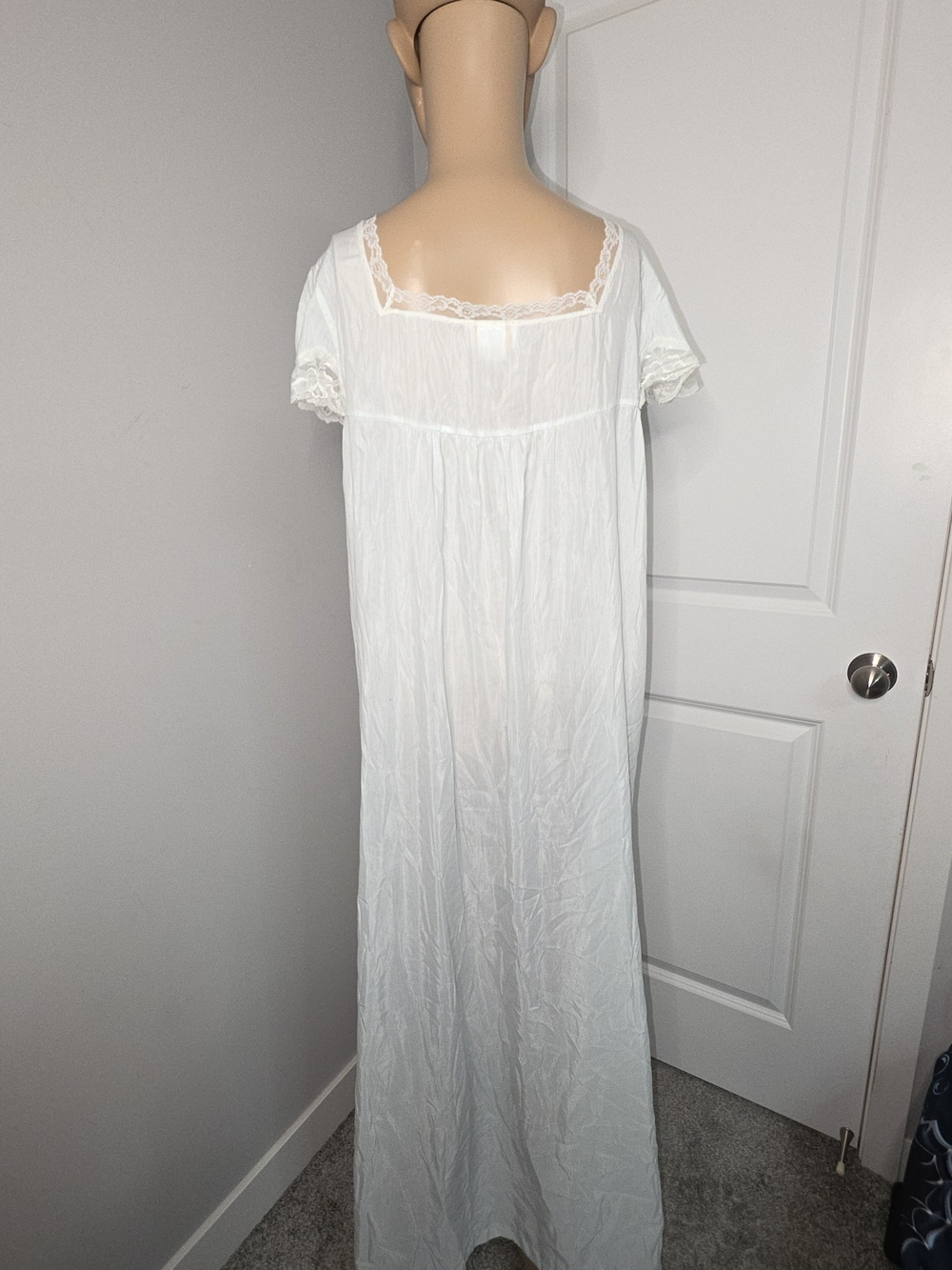 Vintage Barbizon 60's'70's Soft Blue Lace-Trim Long Nightgown * Feminine Chemise - Picture 4 of 16